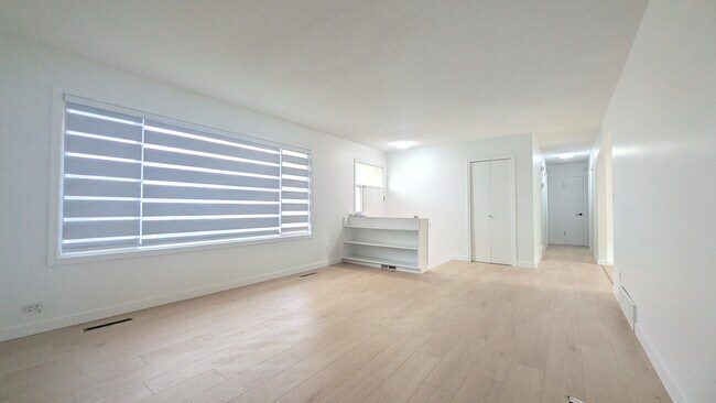 Photo - 46050 Camrose Ave