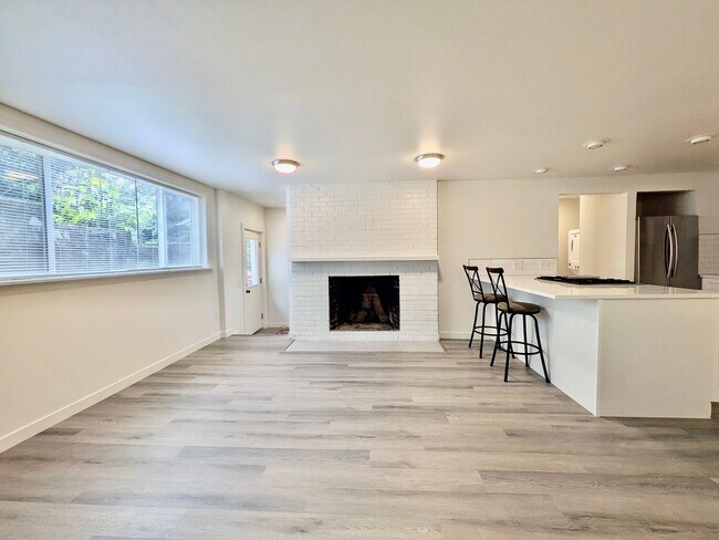Photo - 9938 SW Terwilliger Blvd Unit B - LOWER
