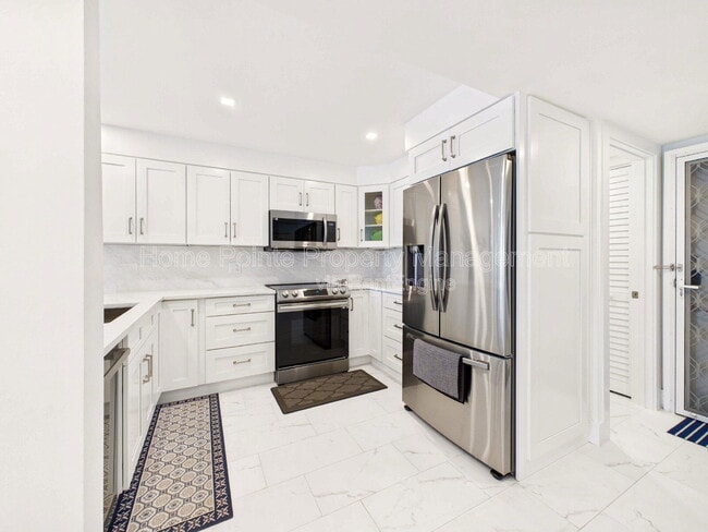 Photo - 25870 Hickory Blvd Unit Apt 402