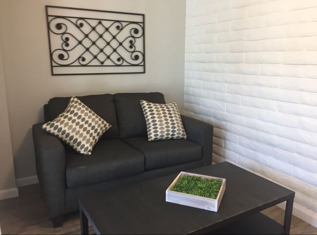 Photo - 1628 W Lindley Dr