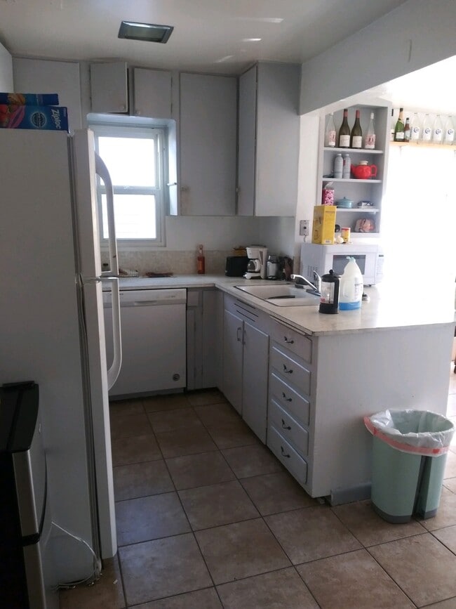 Photo - 2524 Mapleton Ave