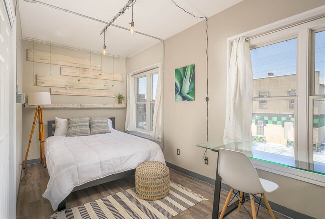 Photo - 532 W College Ave Unit ID1061638P