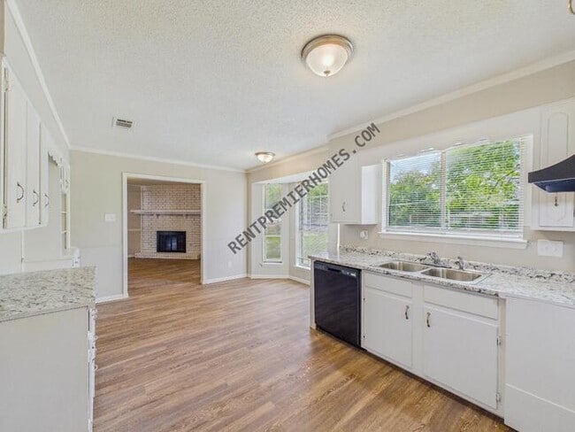 Photo - 10 Willowridge Cove