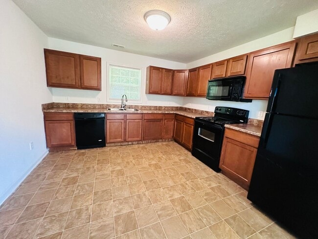 Photo - 3 Bedroom 2.5 Bath Townhouse