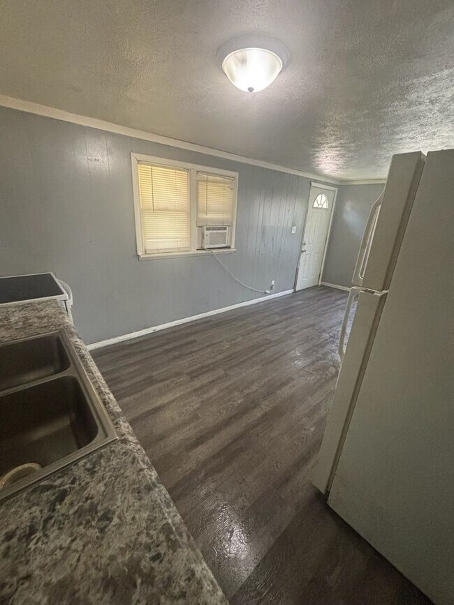 Photo - 1464 Hudson St Unit 1464 Hudson Street- B