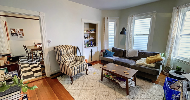 Building Photo - 376 Washington St Unit 1 Rental