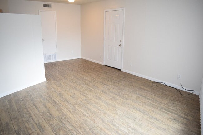 Photo - 6049 Northcrest Cir