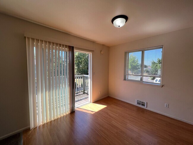 Photo - Broadway Triplex Unit 1626br