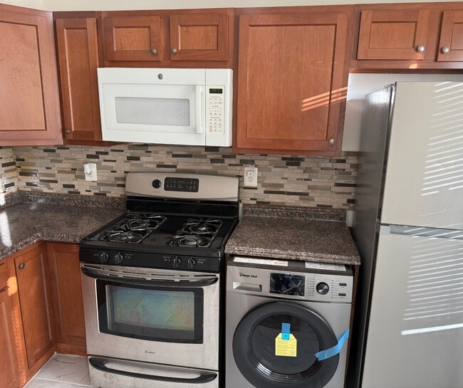 Photo - 5644 Midwood Ave Unit 2