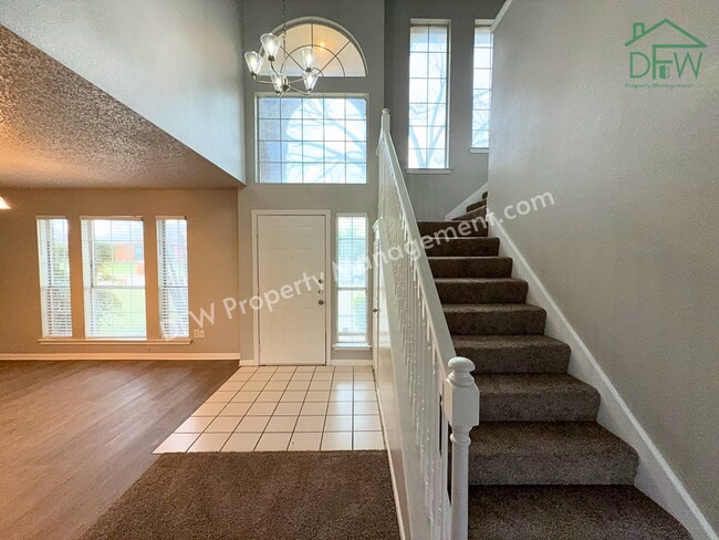 Photo - For Lease: Beautifully Remodeled 3-Bed Two-Story in Quiet DeSoto Neighborhood