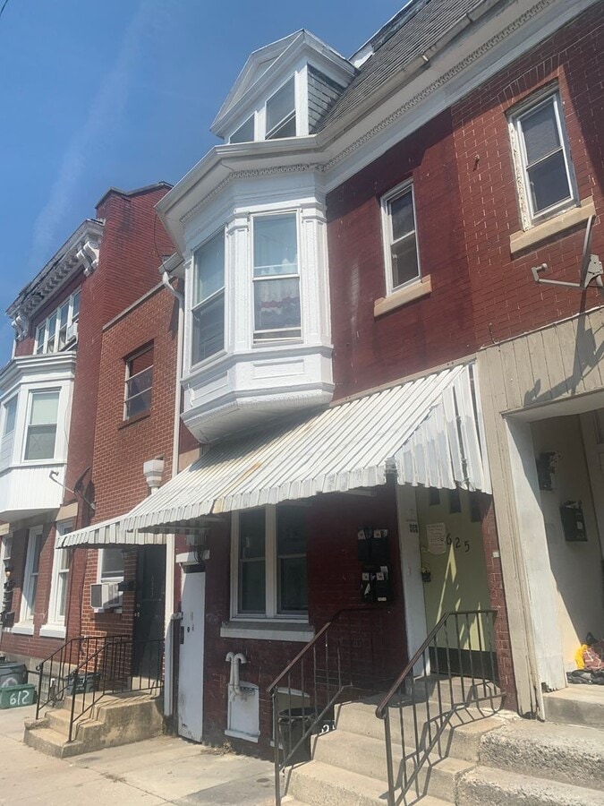 East End York City-3rd Floor Studio Apartment - East End York City-3rd Floor Studio Apartment
