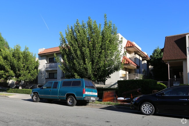 Building Photo - 701 Orange Grove Ave