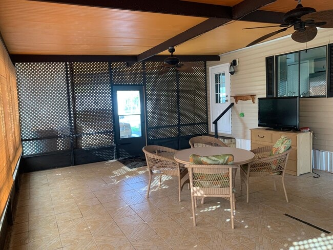 Photo - 210 Ocean Reef Ln