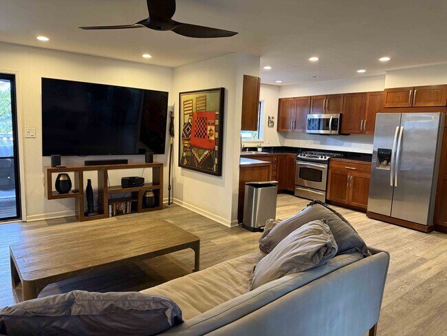 Photo - 220 Kaiola Pl