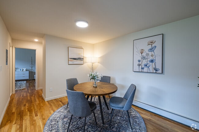 1BR, 1BA w/Rec Room - 1,075SF - Dining Room