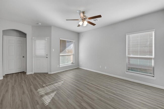 Photo - 333 Emerald Thicket Ln