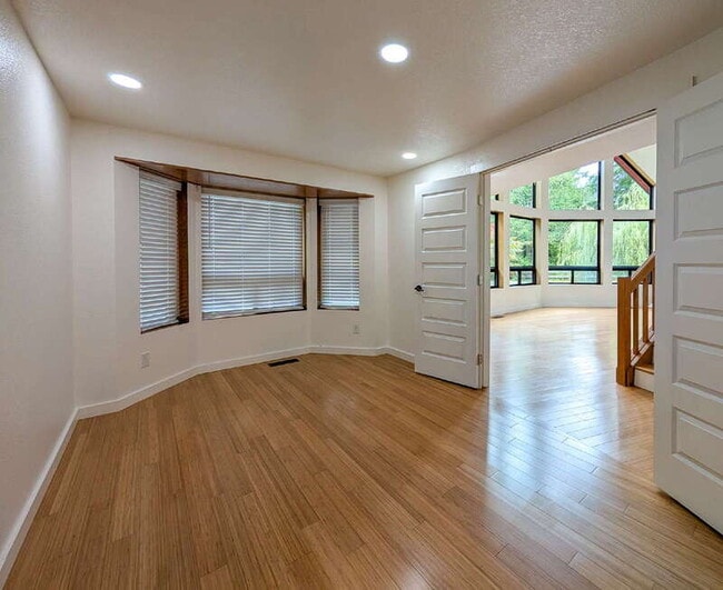 18120 18th Ave NW