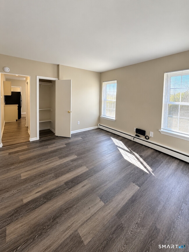 640 Elm St Unit 2R