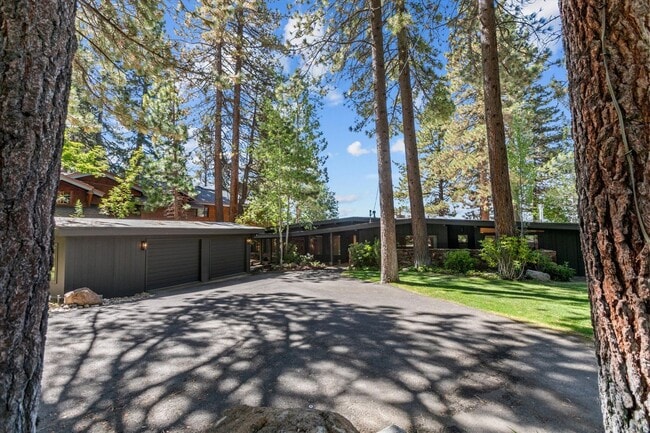 Photo - 1560 Debra Ln