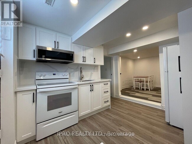 Photo - 755 Botany Hill Crescent