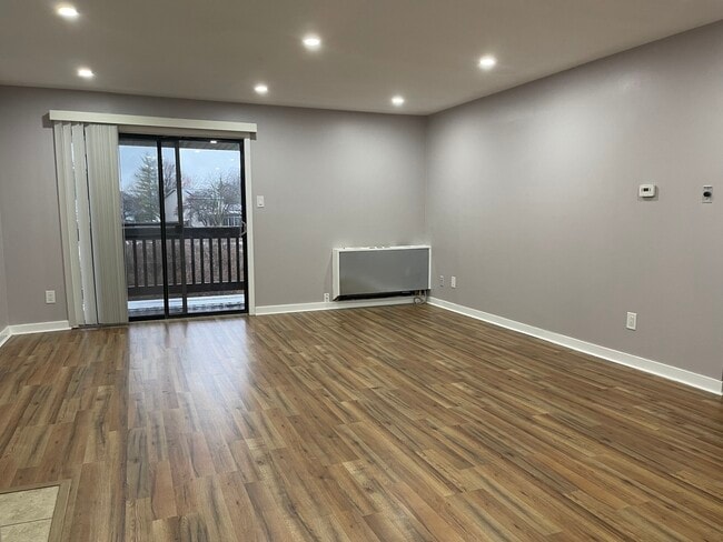 Photo - 803 Garden Cir