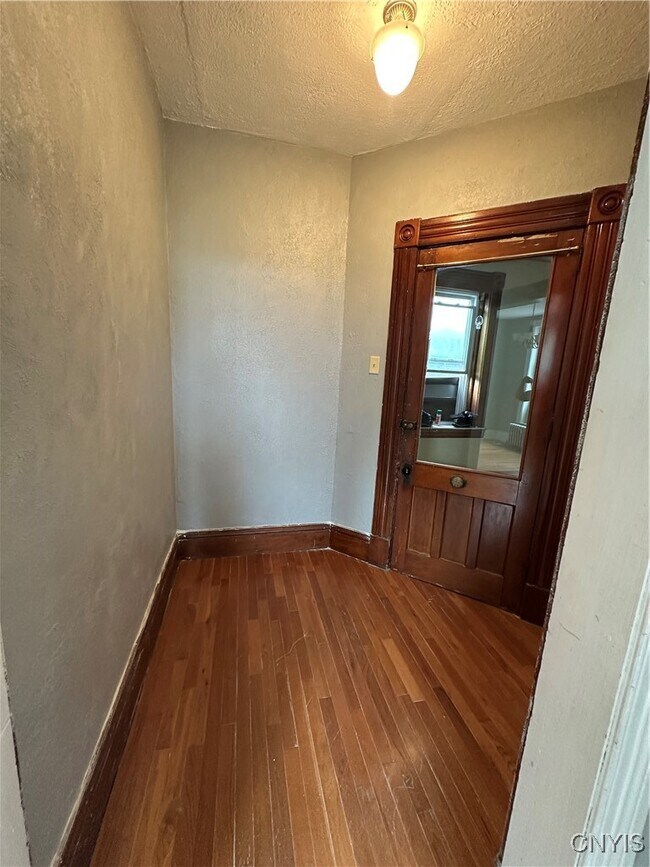 Photo - 15 Bridge St