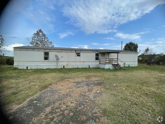 Building Photo - 3 BR 2 Bath 1,280 sq ft singlewide mobile ... Rental