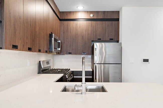 Photo - 533 61ST St Unit 403