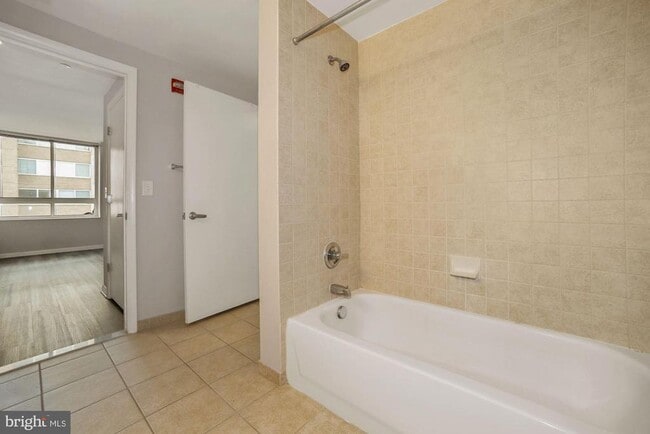 Photo - 350 G St SW Unit N522