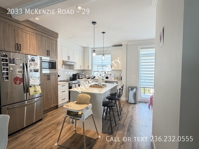 Photo - Beautiful Townhouse - Prime Location