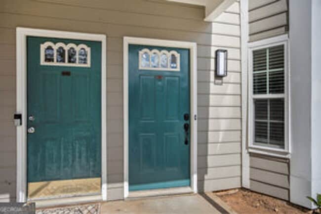 Photo - Like New! 2 bedroom 2 bathroom end unit condo! Must see!