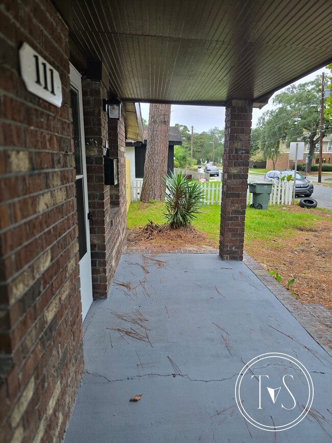 Photo - RATE DROP ALERT (was $1950/month)!