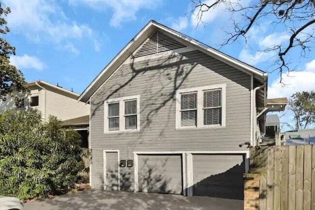 Photo - 1135 Woodland St