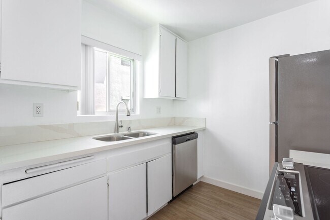Photo - Larrabee Square Apartments