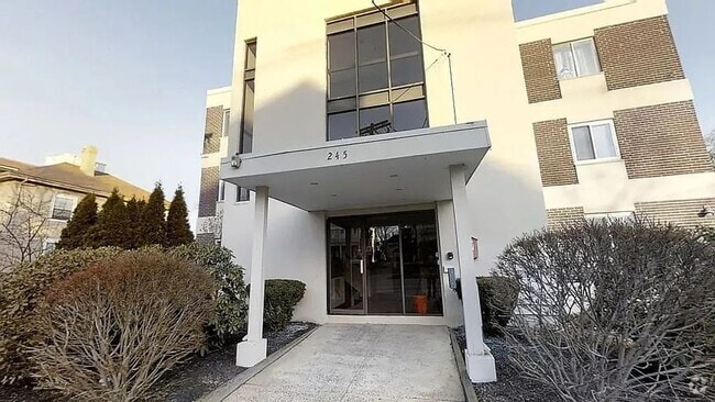 Building Photo - Charming 2BR Apartment in Salem