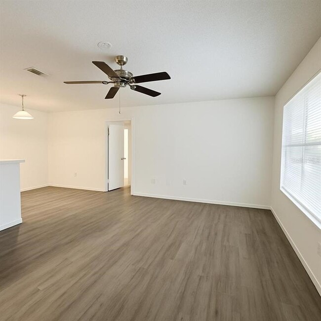 Photo - 974 Leeward Pl Unit 303
