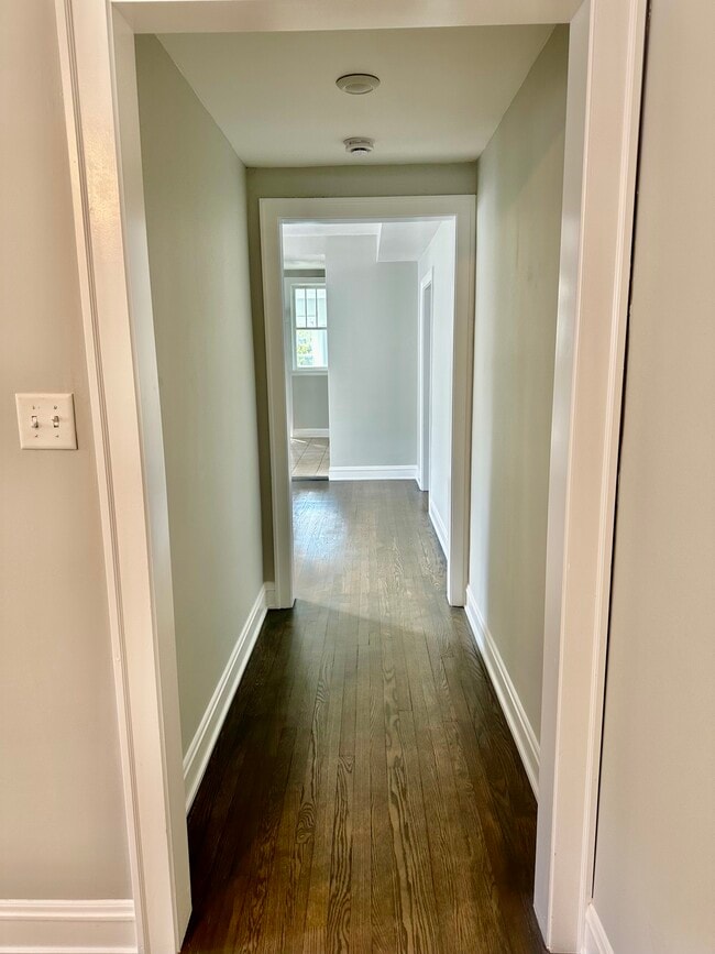 Hallway - 2501 Grove St Unit #1