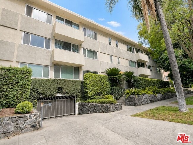 Photo - 1525 Hayworth Ave Unidad 107
