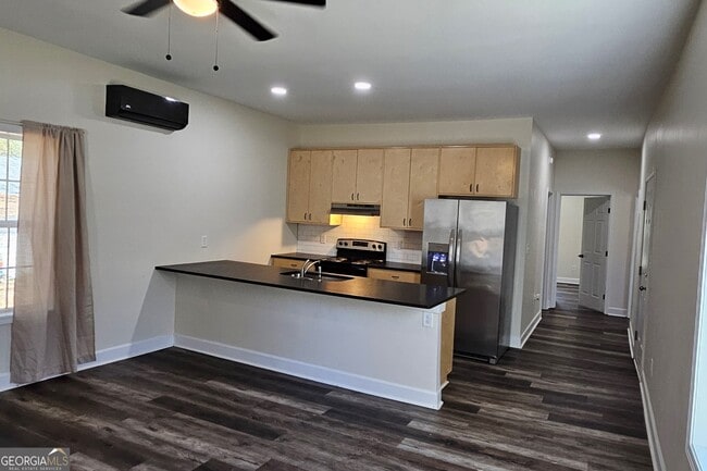 Photo - 50 Sargent Tigner St