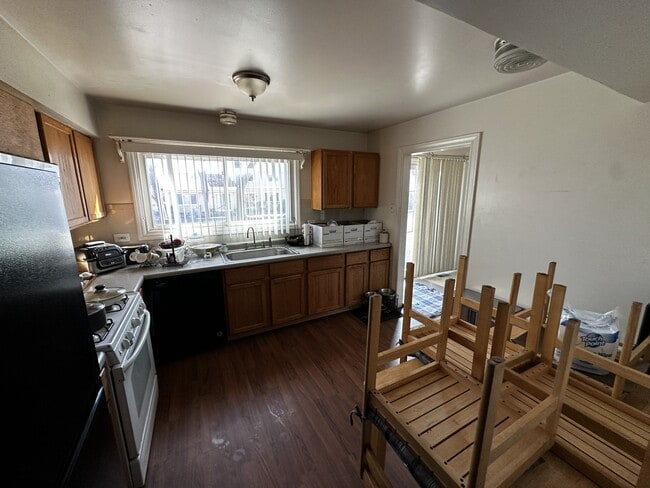 Photo - 2199 London Dr