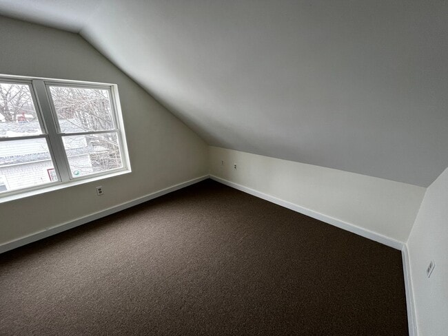 Building Photo - 20-22-22 Winter St Unit 20