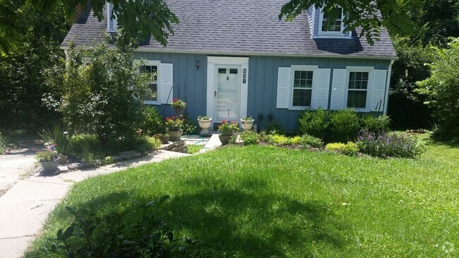 Charming and Quiet - 937 Silvoor Ln Rental