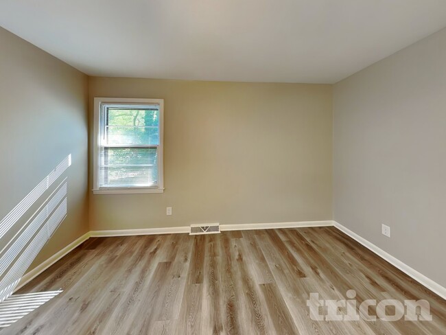 Photo - 911 Burtonwood Cir