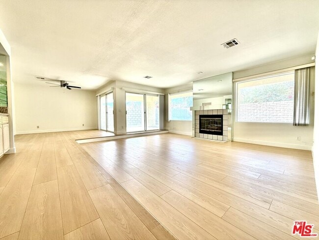 27205 Avenida Quintana