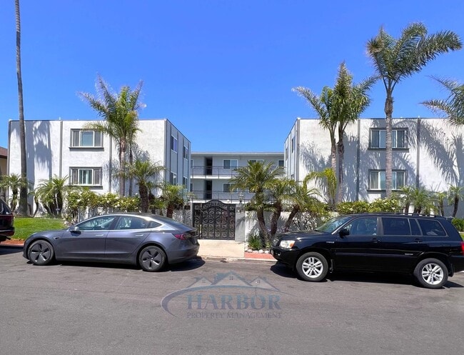 Building Photo - Beachside Charm – 2 Bed, 2 Bath. Rental