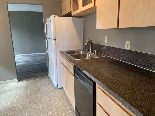 Photo - Great SE Portland Bungalow Close to Lynchview Park!