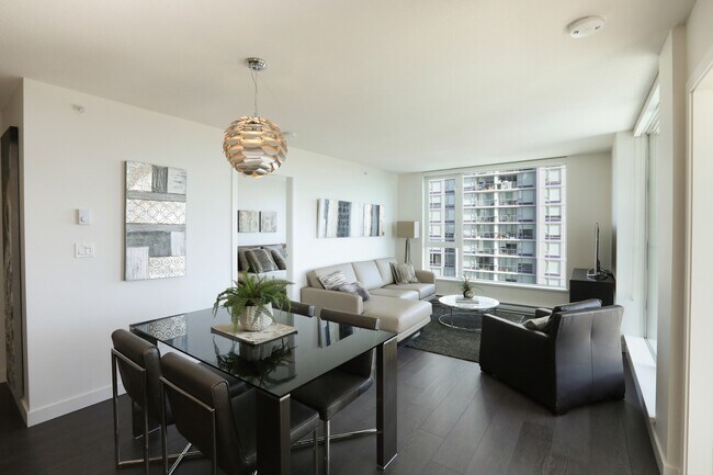 Photo - 1902-13696 100 Avenue Unité 1902