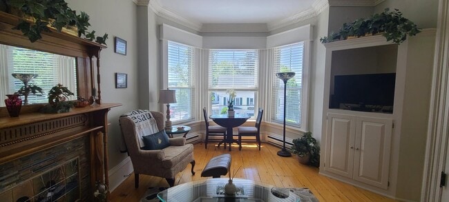 25 N Main St Unit 5