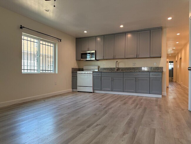 Cocina - 603 1/2 W 49th St Casa