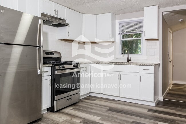 Photo - 2115 Tanner Ave SW